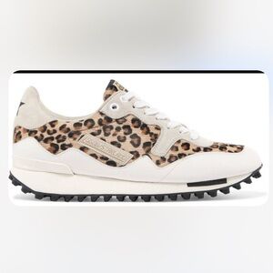 Golden Goose Starland Sneakers ⭐️